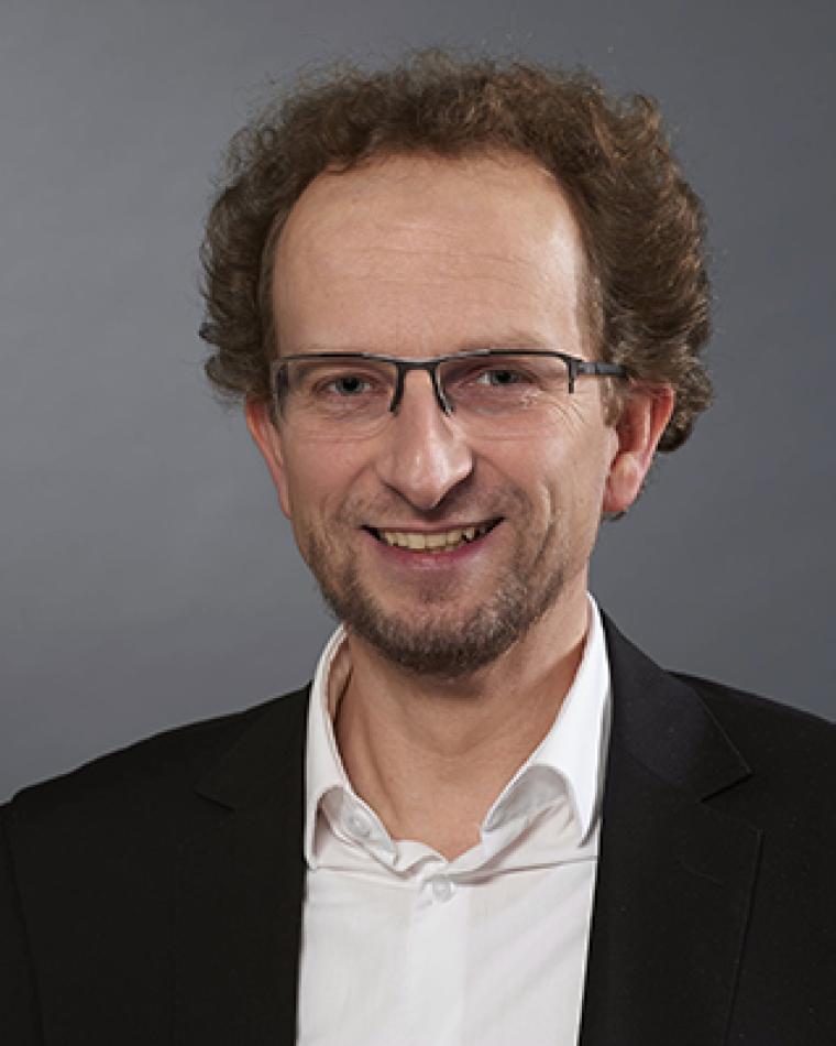 Uwe Hanebeck Headshot