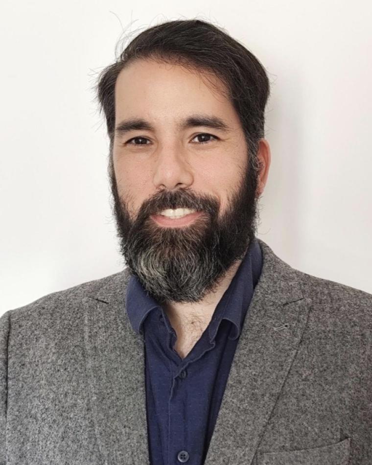 Claudio Miceli de Farias headshot